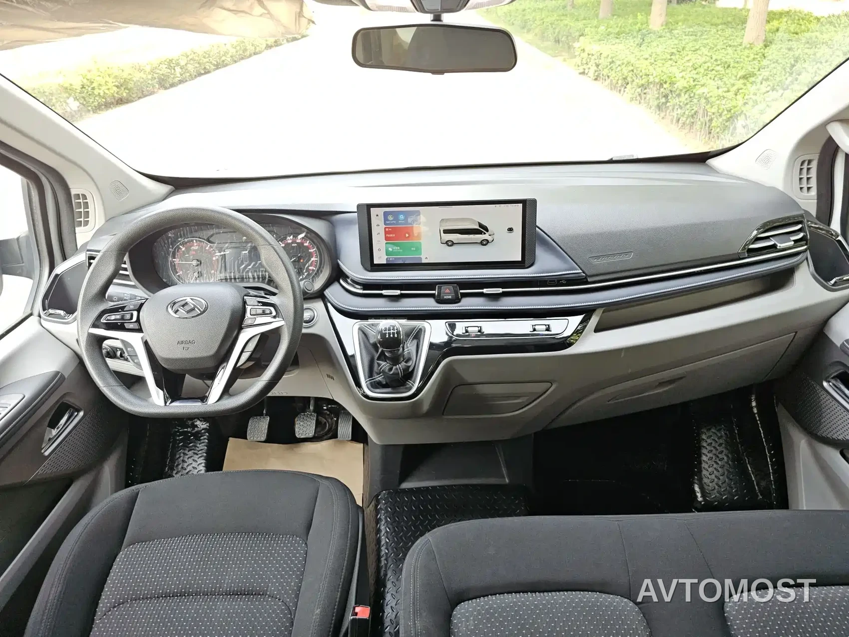 SAIC Maxus Xintu V70 2023 Model 2.0T Elite Manual Short Wheelbase Low Roof 5/6 Seats (125Ps) — фото 11