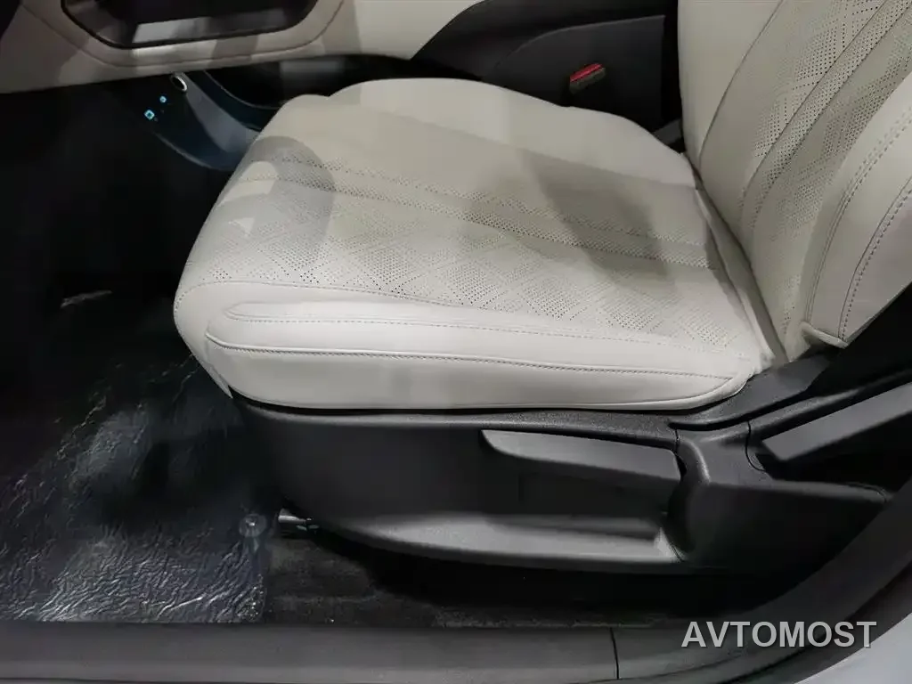 BYD Yuan UP 2025 Model 301KM Navigator — фото 18