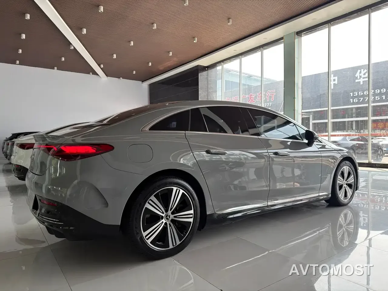 Mercedes-Benz EQE 2022 350 Luxury Edition — фото 18