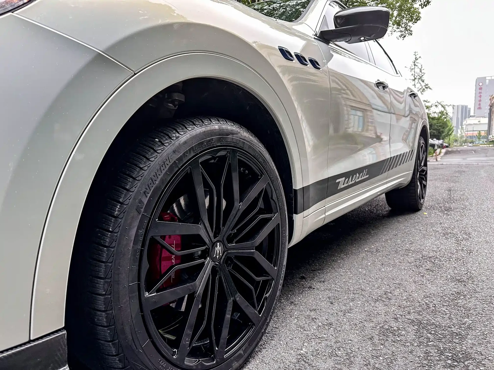 Maserati Levante 2022 2.0T GT Edge Edition — фото 5