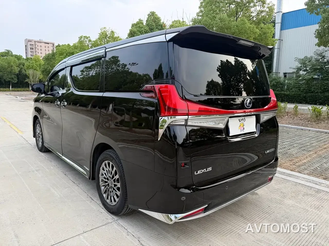 Lexus LM 2020 300h 4-Seat Imperial Edition — фото 19