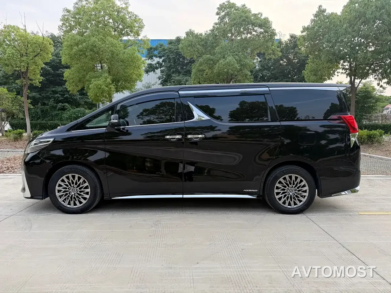 Lexus LM 2020 300h 4-Seat Imperial Edition — фото 20