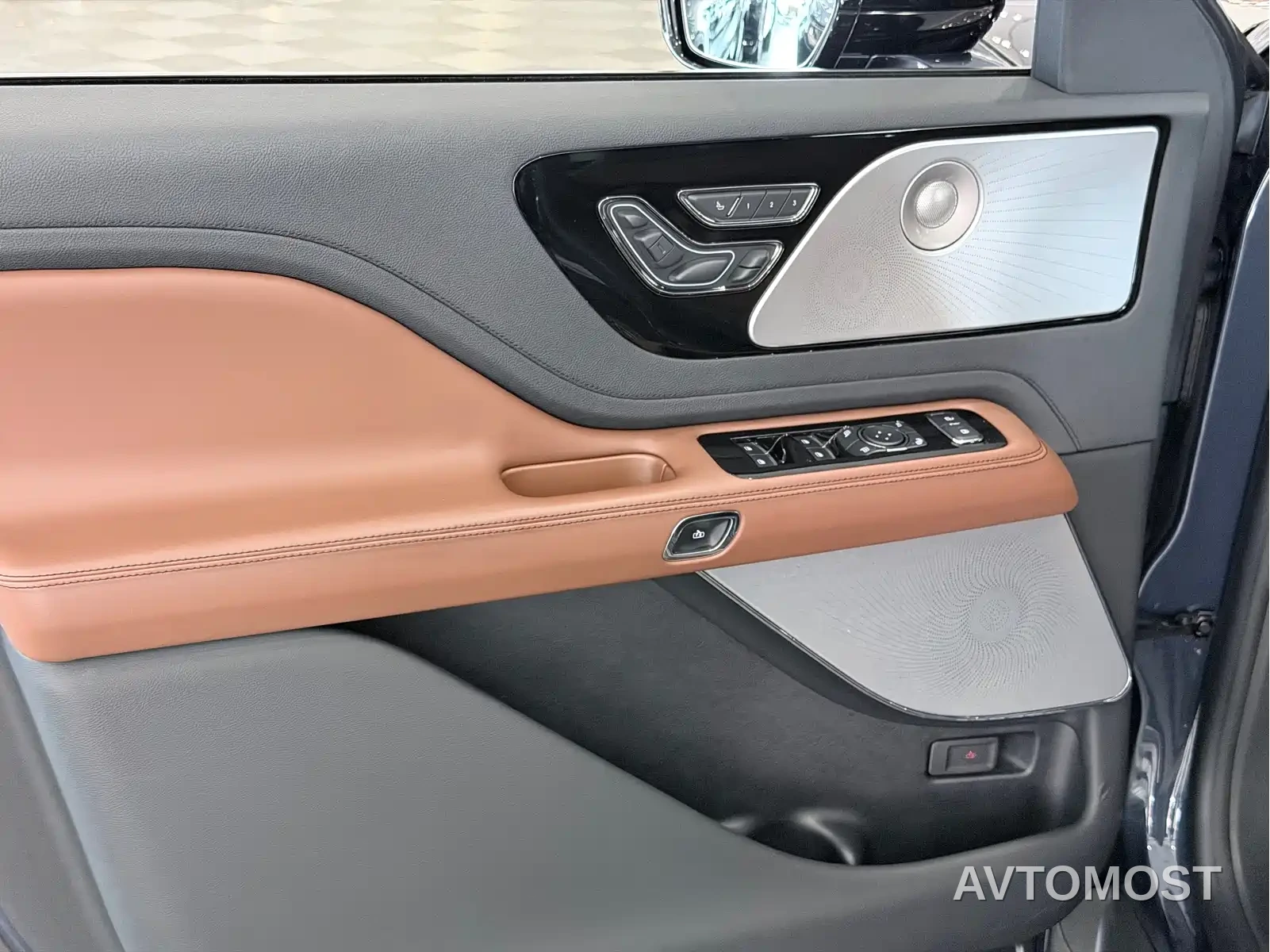 Lincoln Aviator 2022 3.0T V6 AWD Executive Edition — фото 11