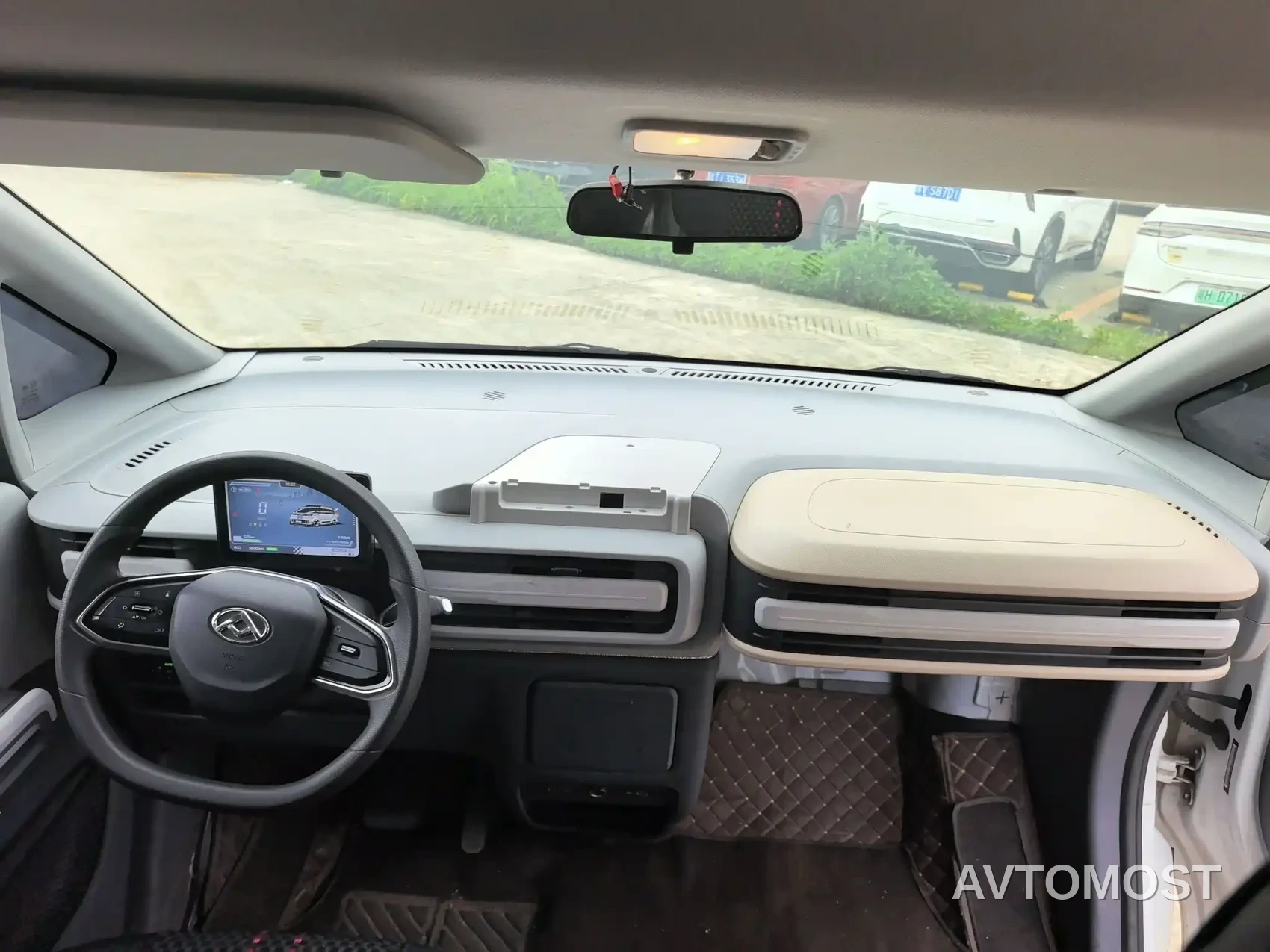 SAIC Maxus Dana V1 2025 Model V1+ Short Wheelbase Low Roof Multi-purpose Version (50kWh) — фото 4