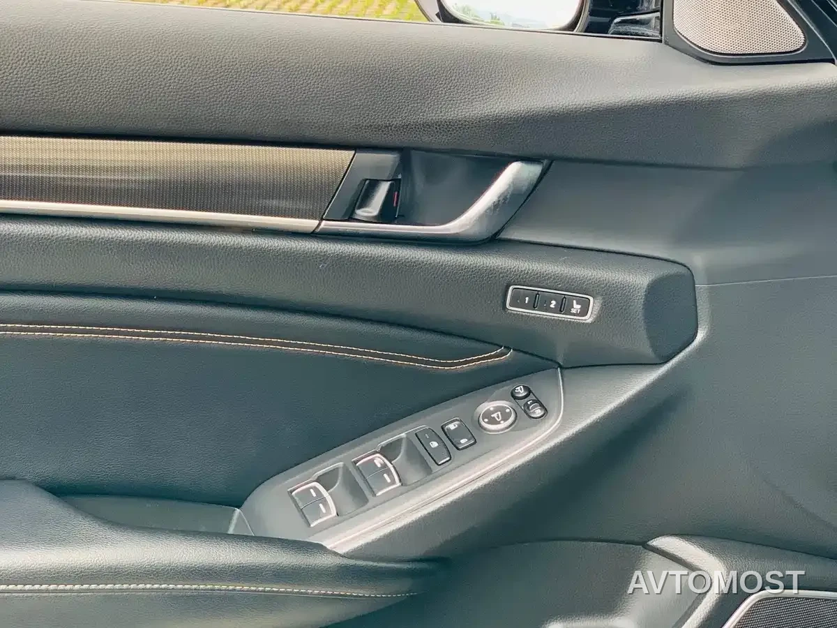 Honda Accord 2022 Sharp Hybrid 2.0L Phantom Night Sharp Intelligence — фото 12