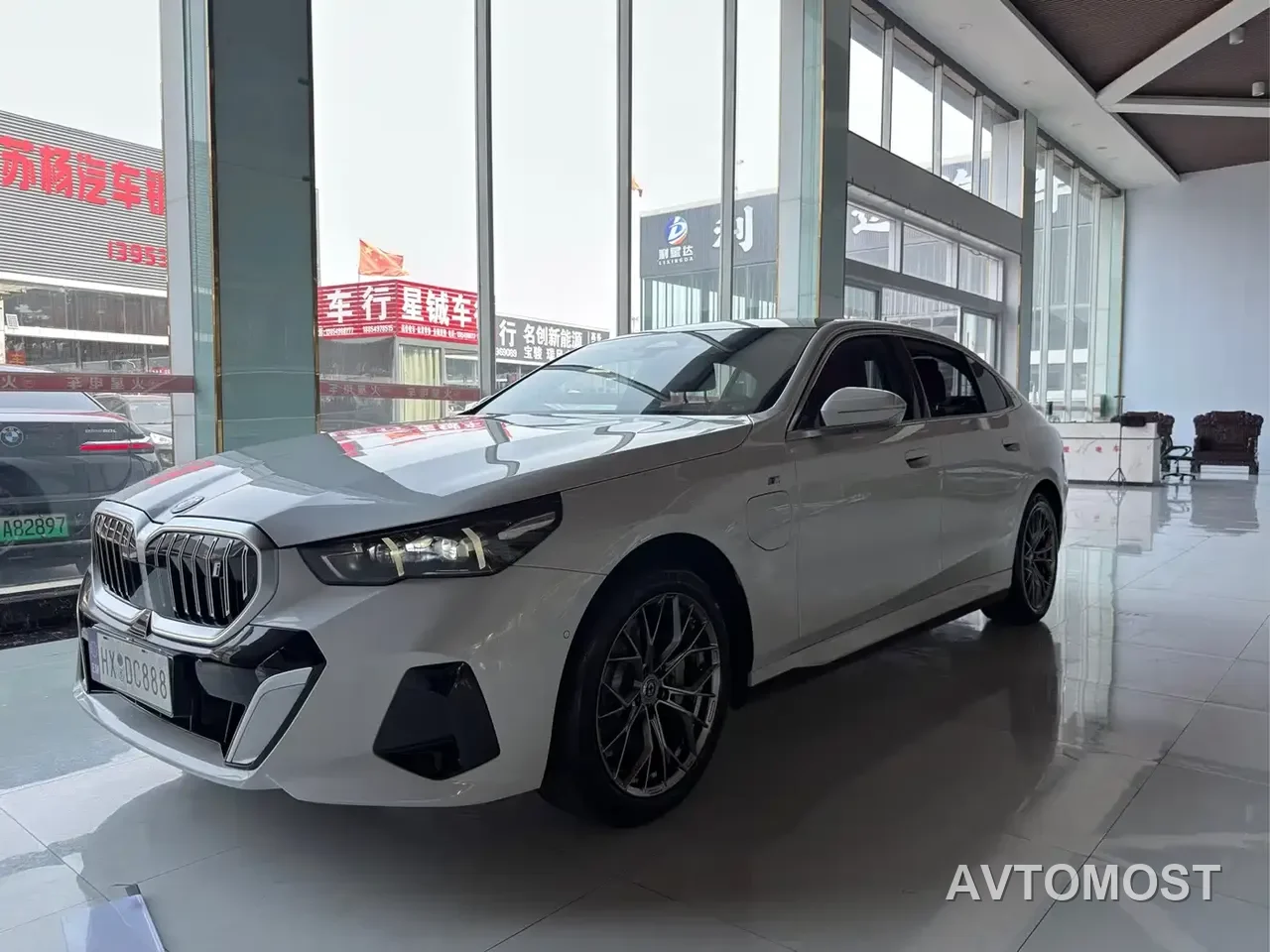BMW i5 2025 eDrive 35L M Sport Package — фото 2