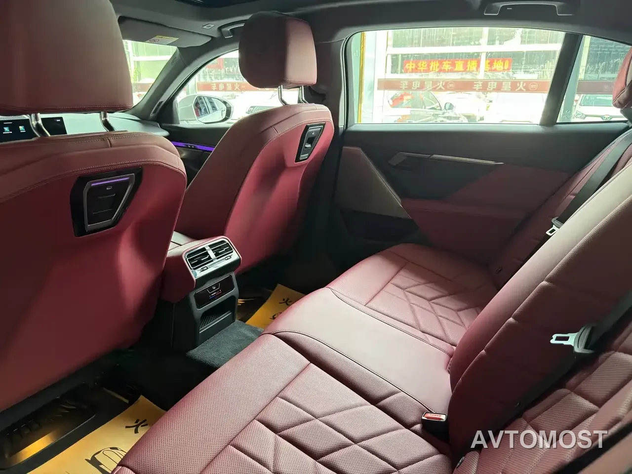 BMW i5 2025 eDrive 35L M Sport Package — фото 10