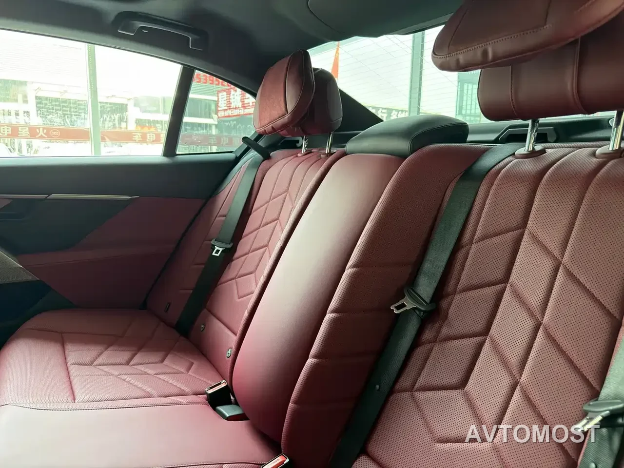 BMW i5 2025 eDrive 35L M Sport Package — фото 11