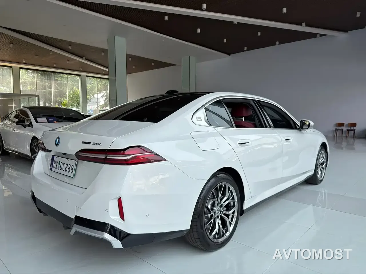 BMW i5 2025 eDrive 35L M Sport Package — фото 16