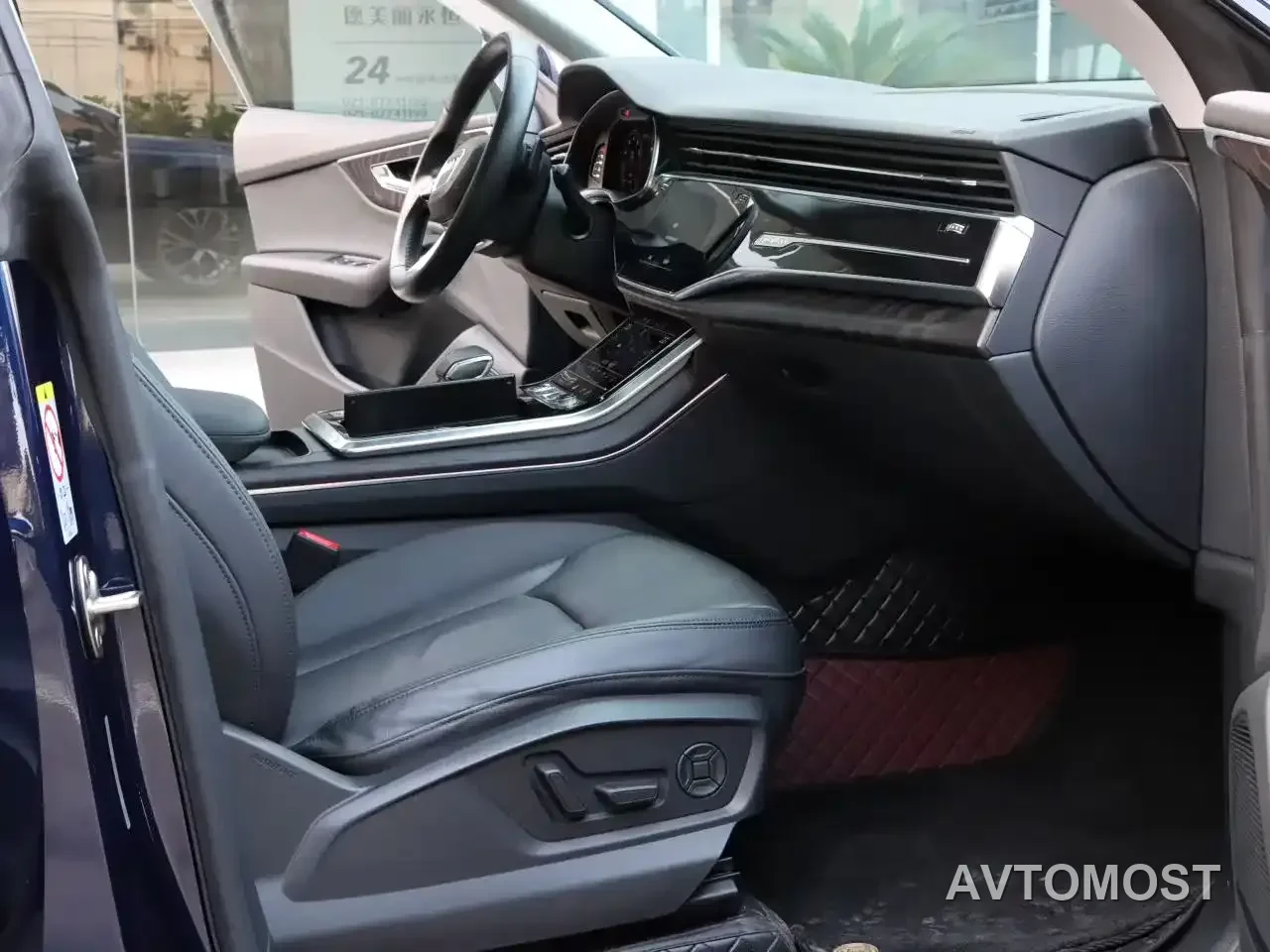 Audi Q8 2021 Model 55 TFSI Luxury Dynamic — фото 2