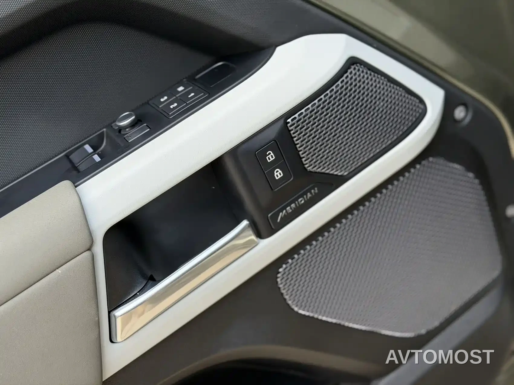 Land Rover Defender 2021 90 P400 X-DYNAMIC S — фото 7