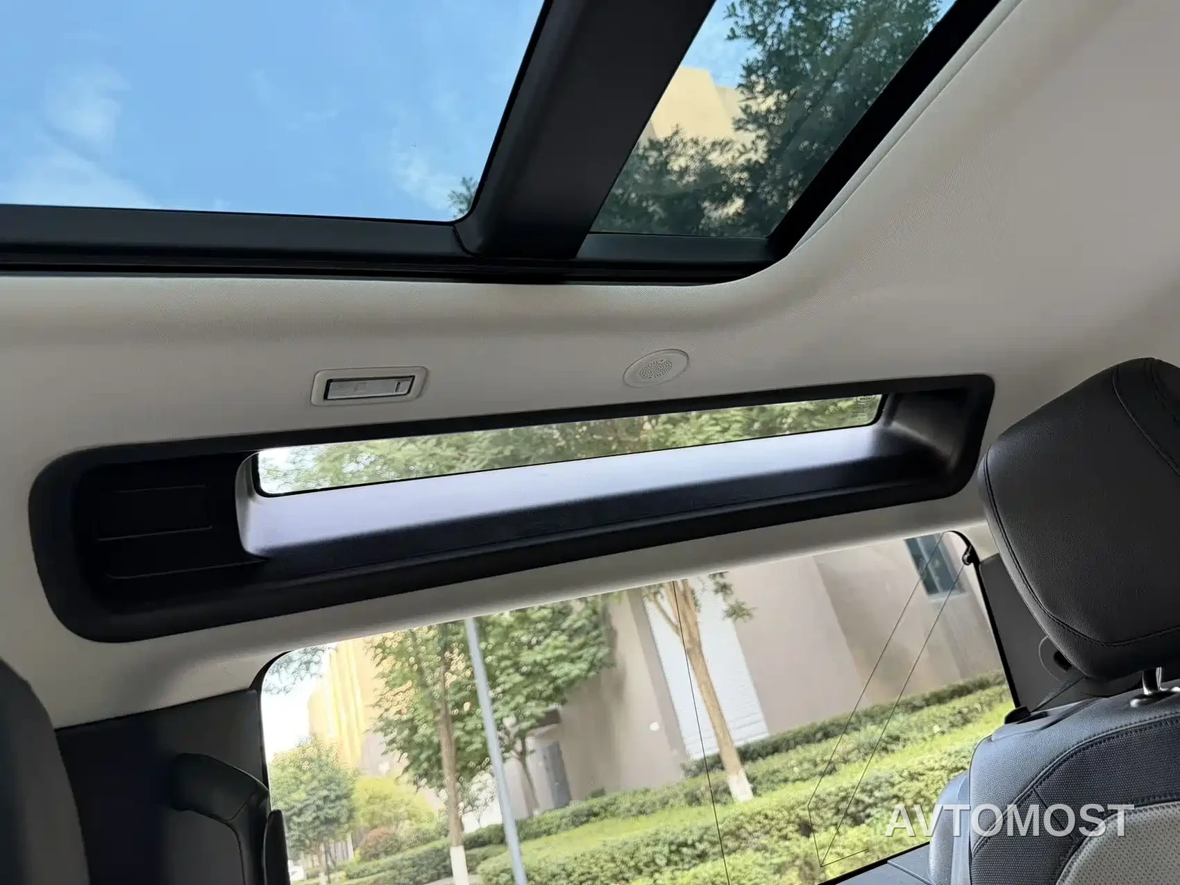 Land Rover Defender 2021 90 P400 X-DYNAMIC S — фото 13