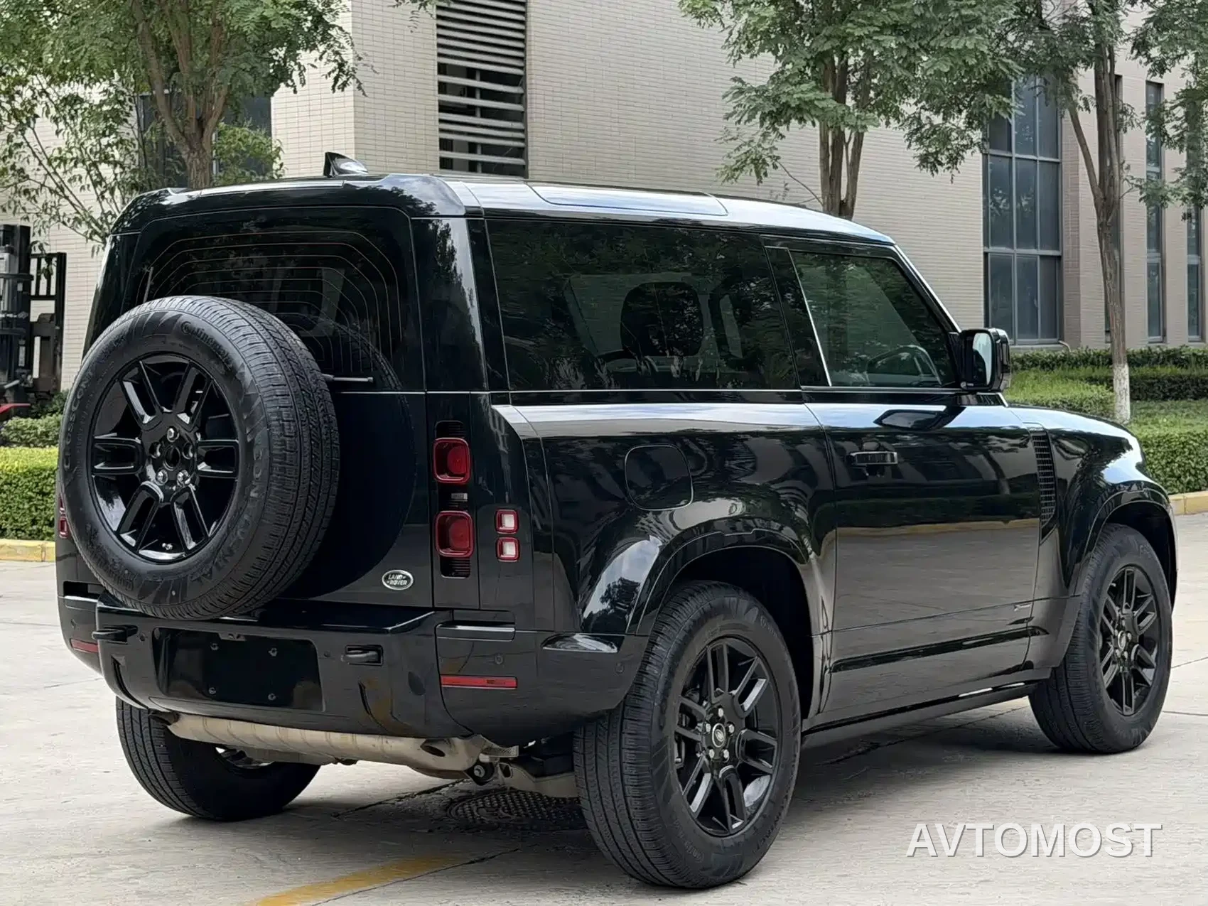 Land Rover Defender 2021 90 P400 X-DYNAMIC S — фото 19