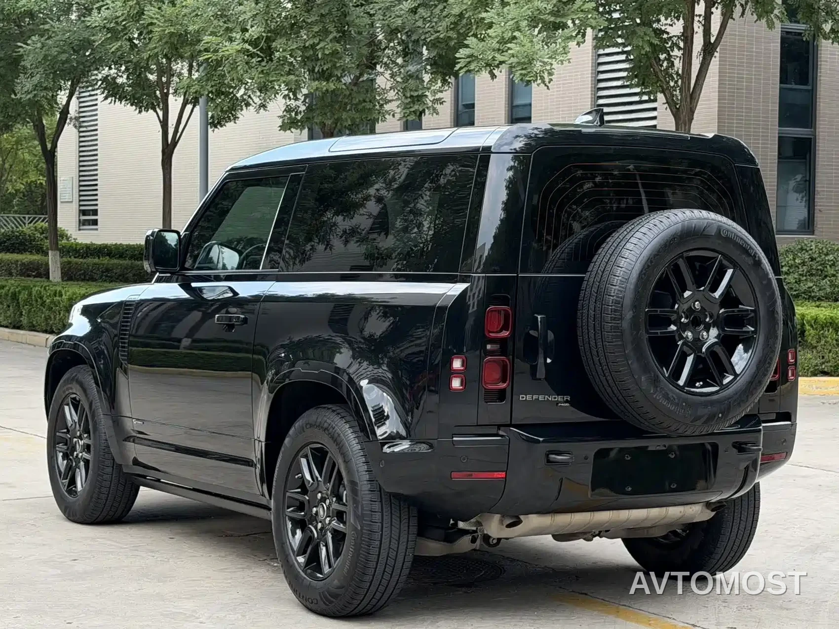 Land Rover Defender 2021 90 P400 X-DYNAMIC S — фото 21