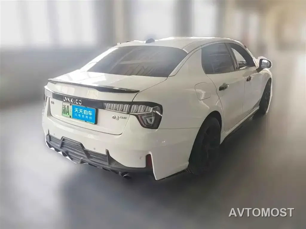 Lynk & Co 03 New Energy 2021 1.5T PHEV Pro — фото 9