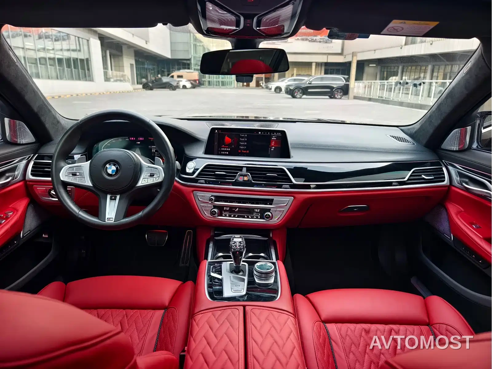 BMW 7 Series 2021 Model 740Li xDrive Executive M Sport Package — фото 3