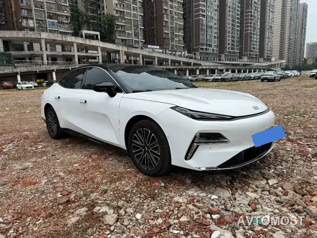 Geely Galaxy Xingyao 8 2025 130km EM-i Premium Edition — фото 3