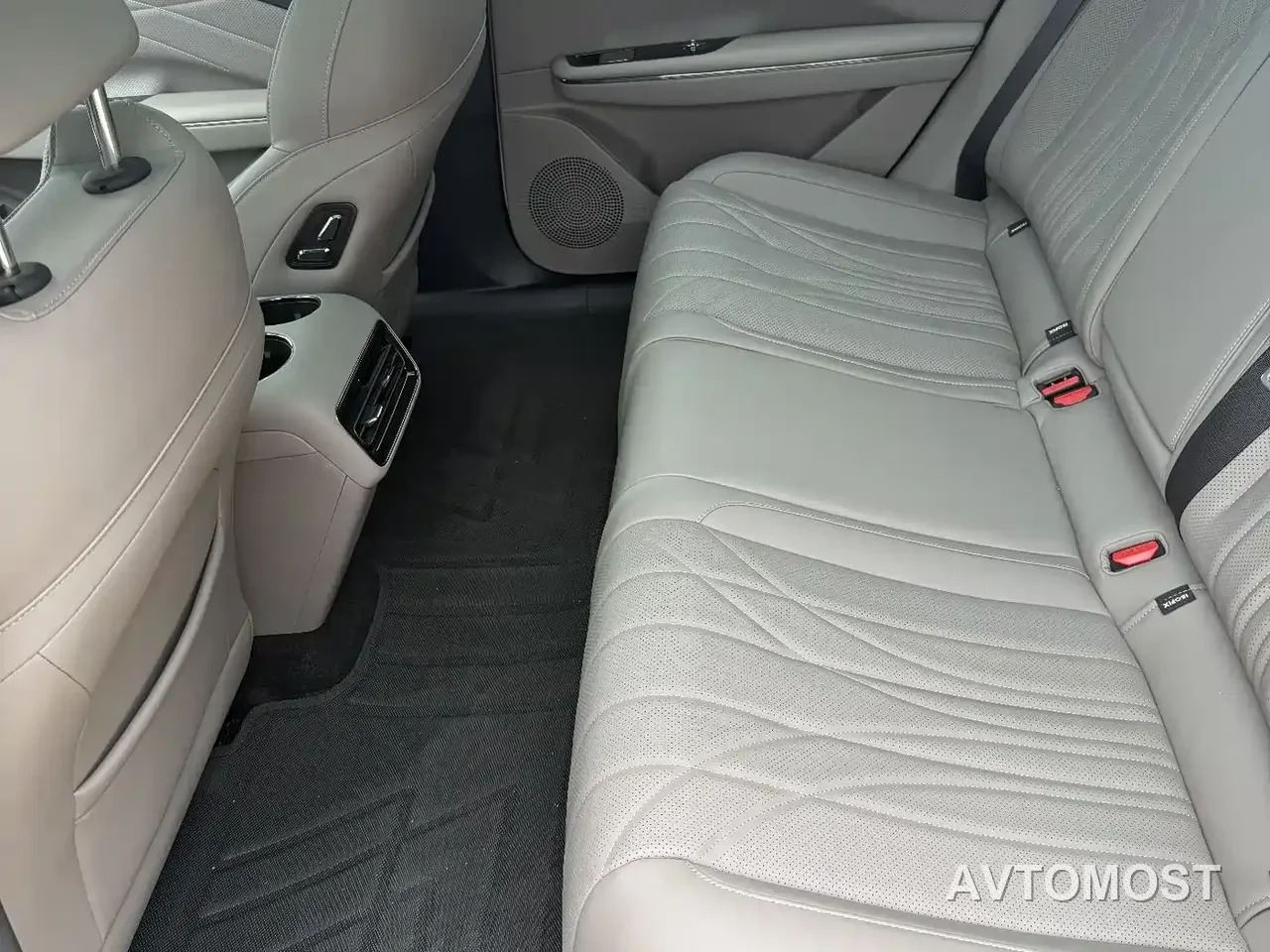 Geely Galaxy Xingyao 8 2025 130km EM-i Premium Edition — фото 7