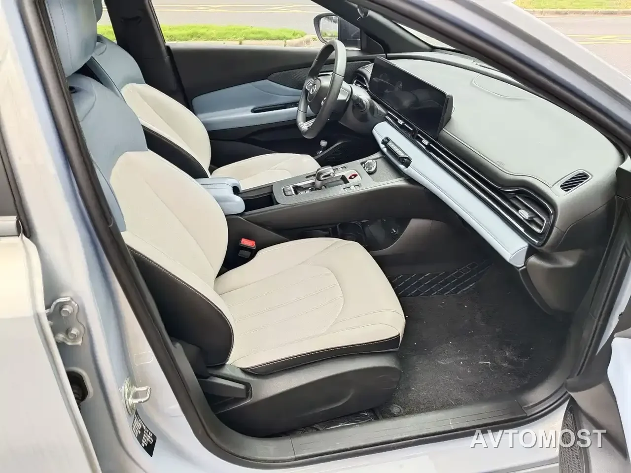 GAC Trumpchi Emkoo 2023 Shadow Leopard H High-Efficiency Hybrid — фото 10