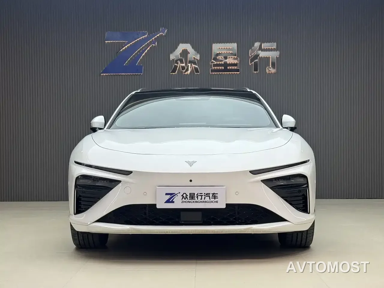 Nezha S Shooting Brake 2024 Model Range Extender 300 Standard — фото 2