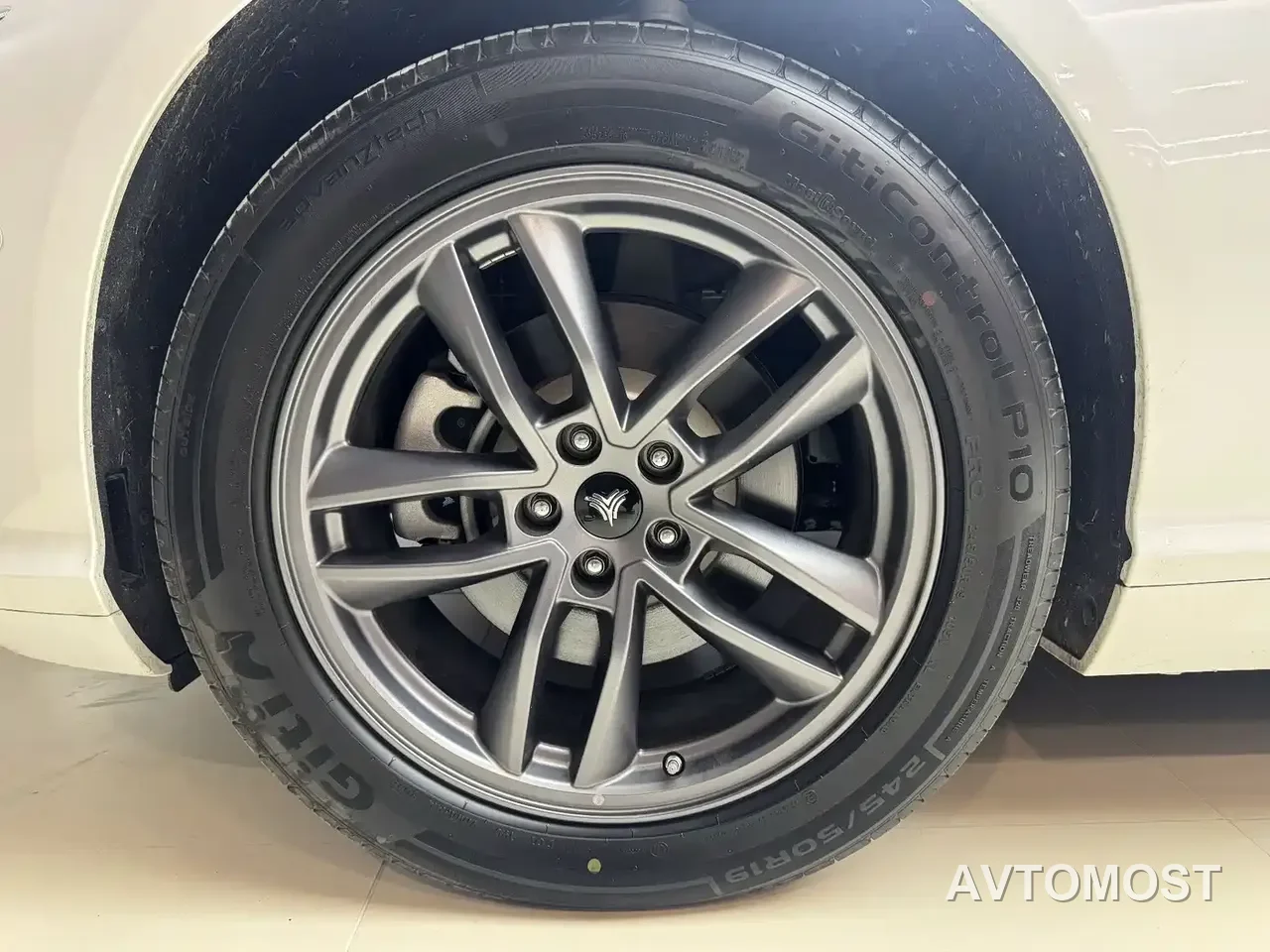 Nezha S Shooting Brake 2024 Model Range Extender 300 Standard — фото 18