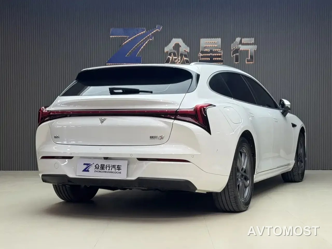 Nezha S Shooting Brake 2024 Model Range Extender 300 Standard — фото 19