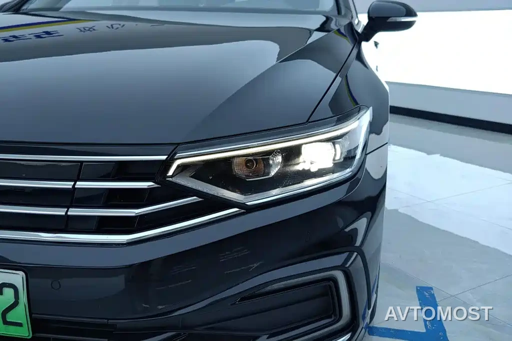 Volkswagen Magotan GTE Plug-in Hybrid 2020 GTE Luxury — фото 5