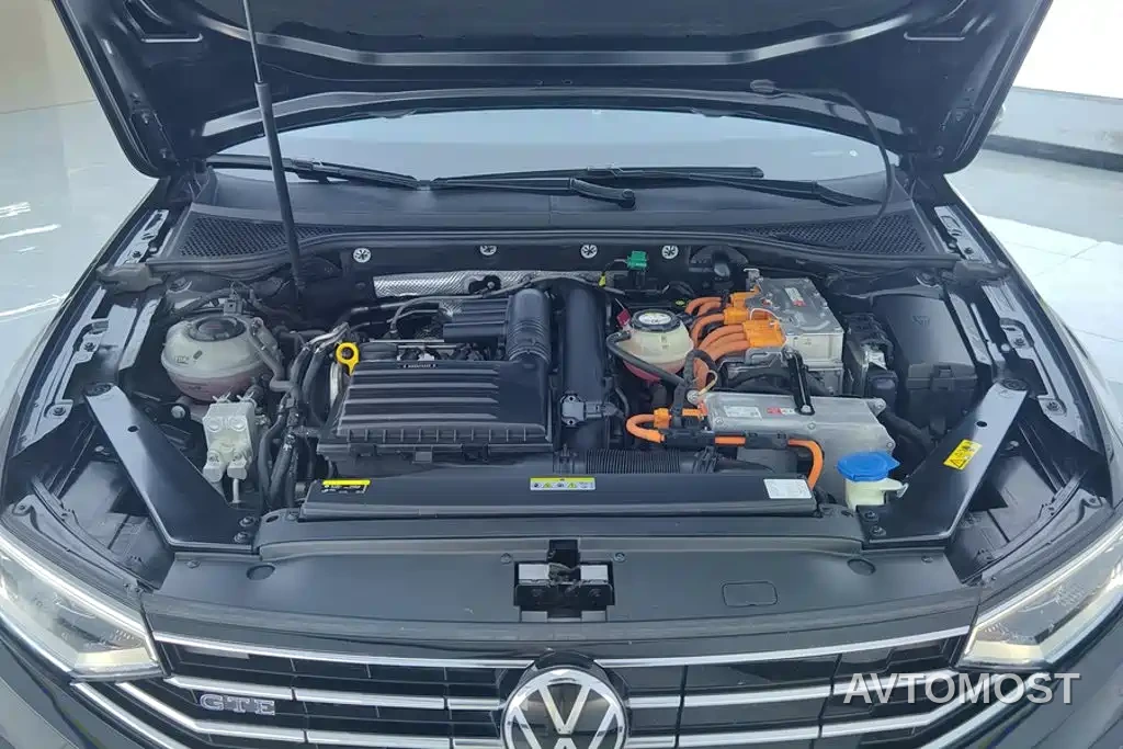 Volkswagen Magotan GTE Plug-in Hybrid 2020 GTE Luxury — фото 10