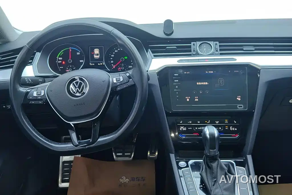 Volkswagen Magotan GTE Plug-in Hybrid 2020 GTE Luxury — фото 12