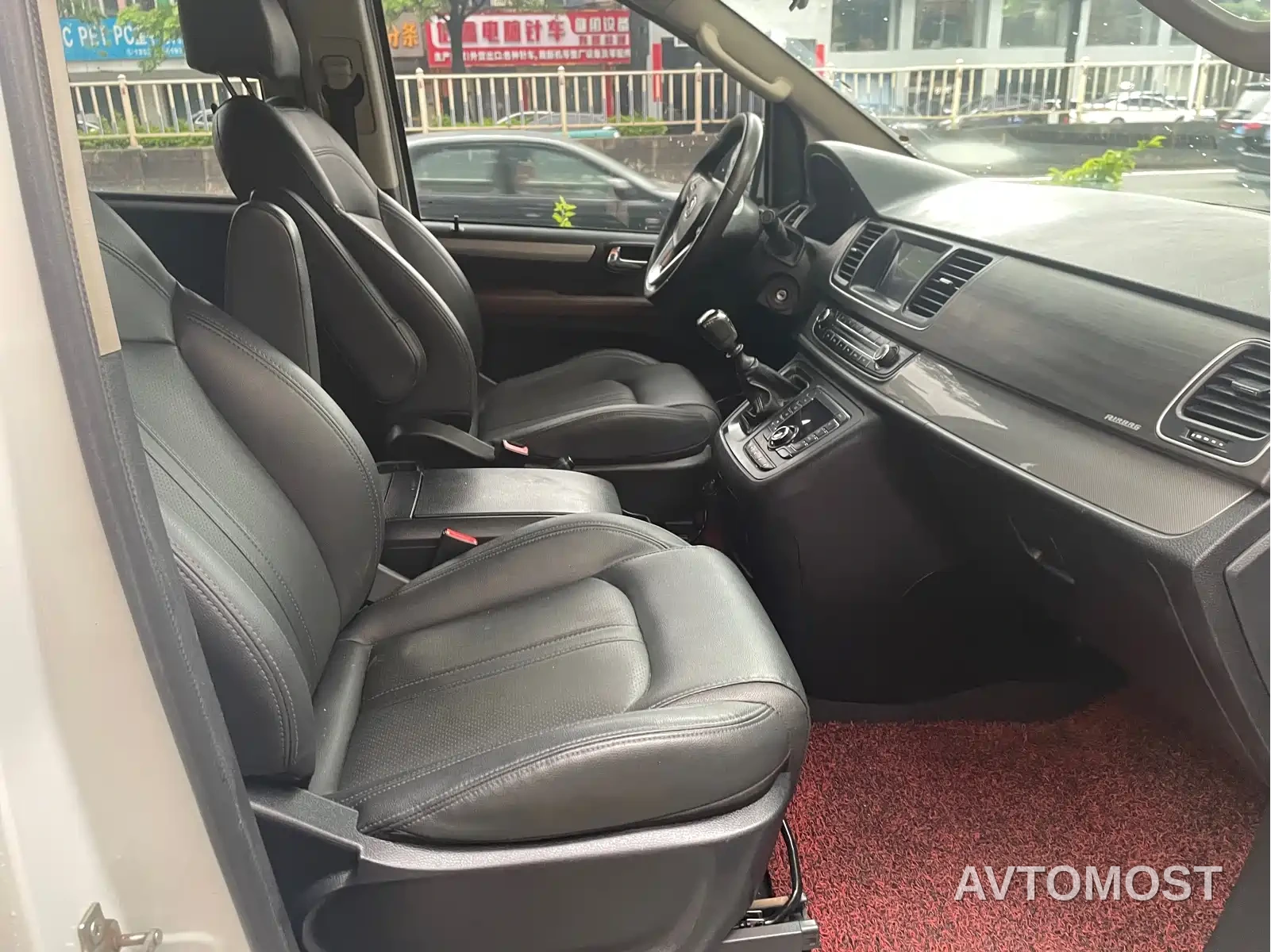 SAIC Maxus G10 2021 2.0T Manual Elite Edition Diesel 7-Seater — фото 4