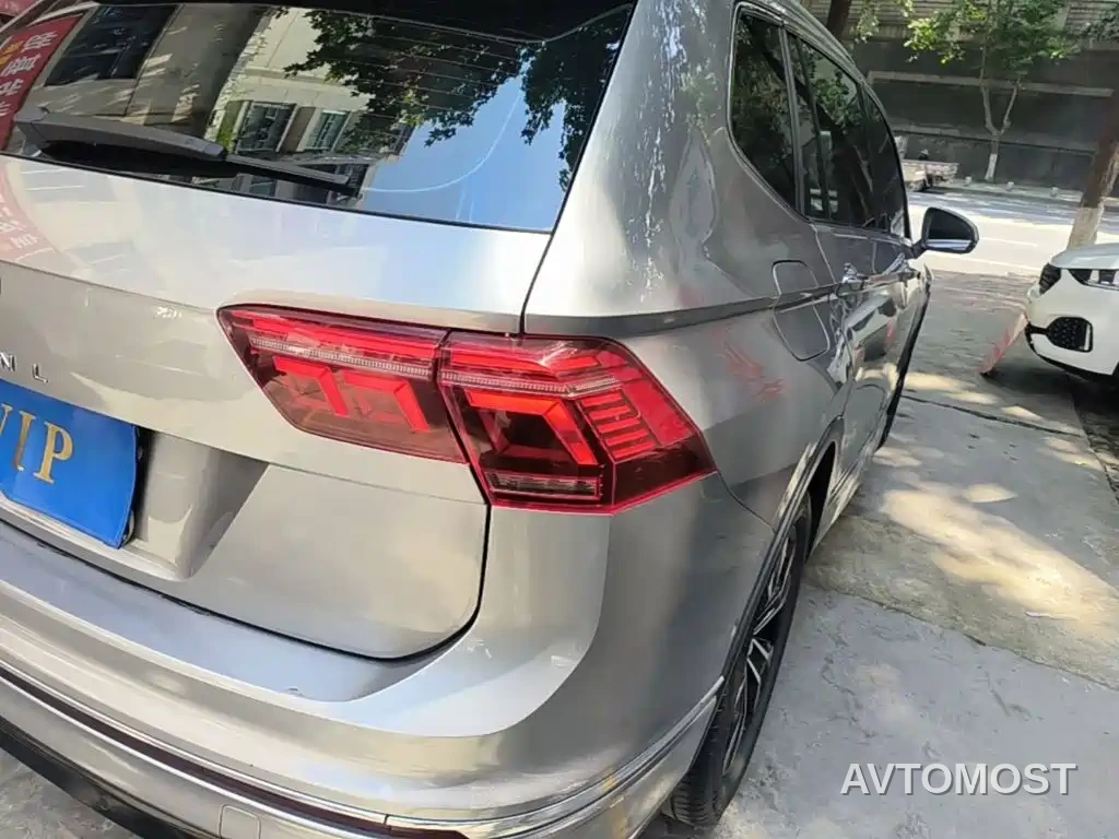 Volkswagen Tiguan L 2022 330TSI Auto 2WD R-Line Premium Edition — фото 8