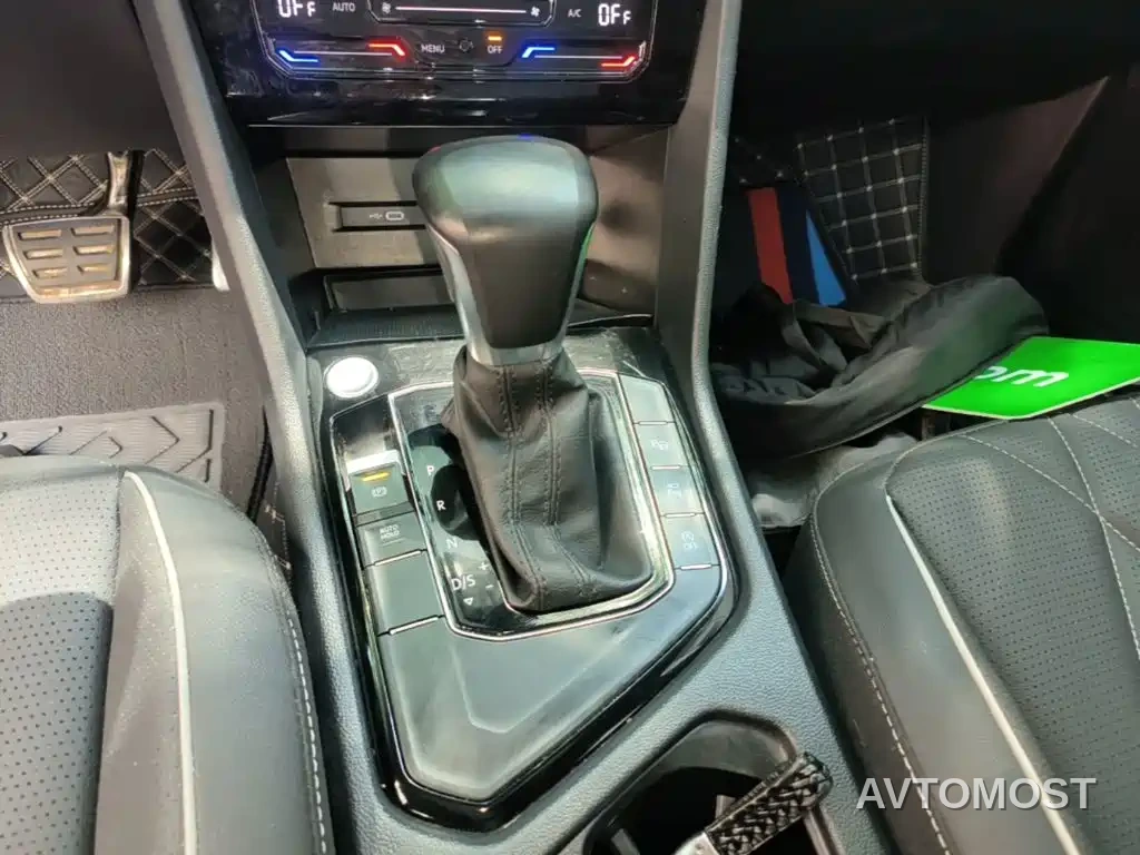 Volkswagen Tiguan L 2022 330TSI Auto 2WD R-Line Premium Edition — фото 12