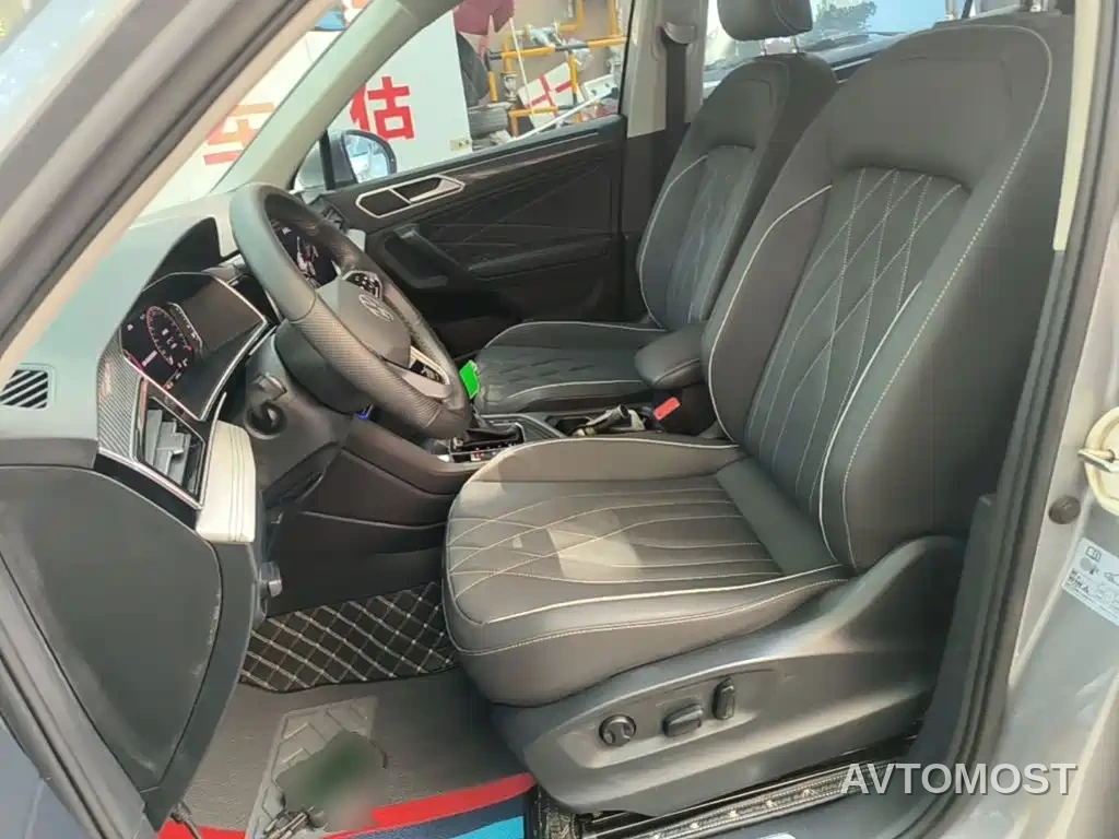 Volkswagen Tiguan L 2022 330TSI Auto 2WD R-Line Premium Edition — фото 13