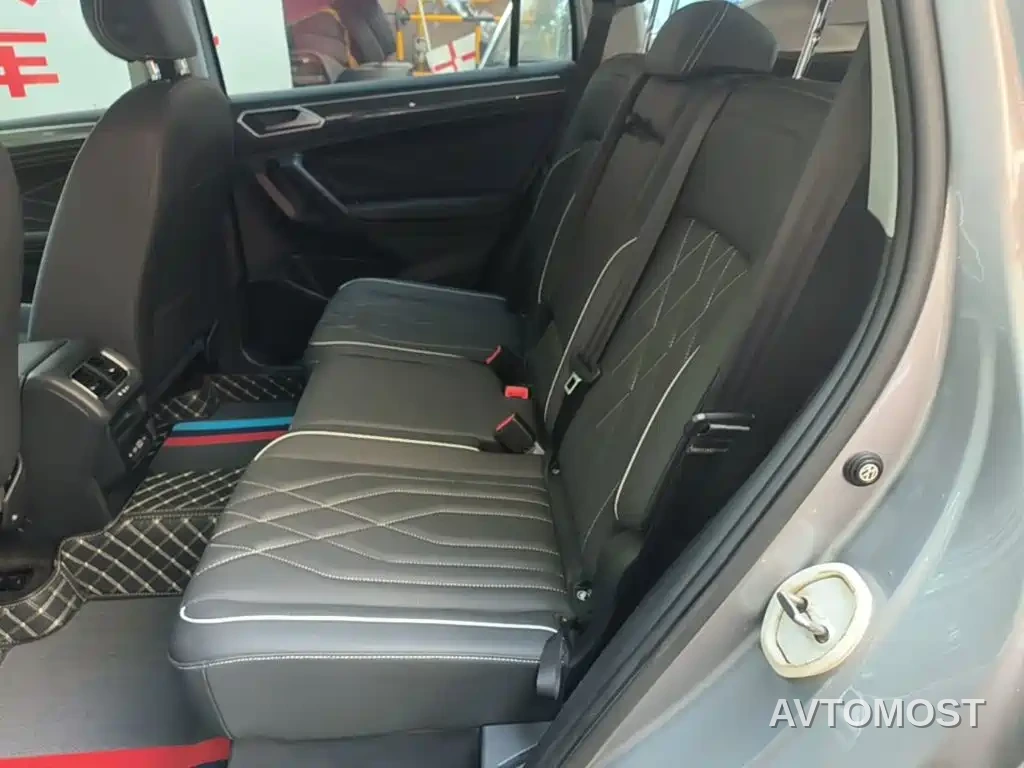 Volkswagen Tiguan L 2022 330TSI Auto 2WD R-Line Premium Edition — фото 15