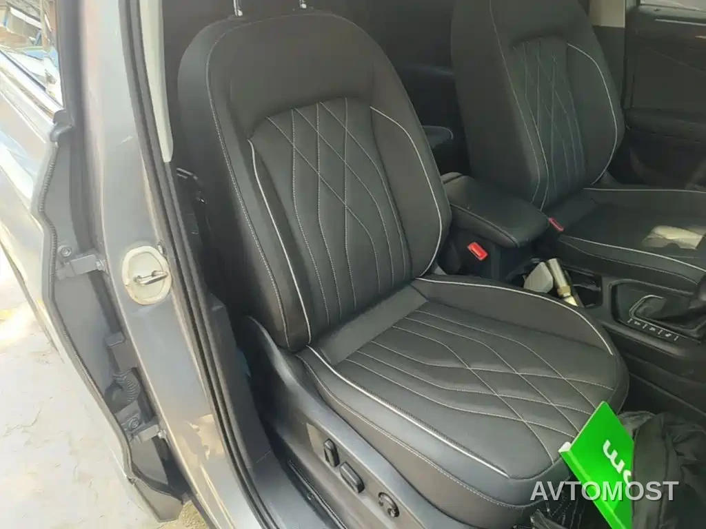 Volkswagen Tiguan L 2022 330TSI Auto 2WD R-Line Premium Edition — фото 23