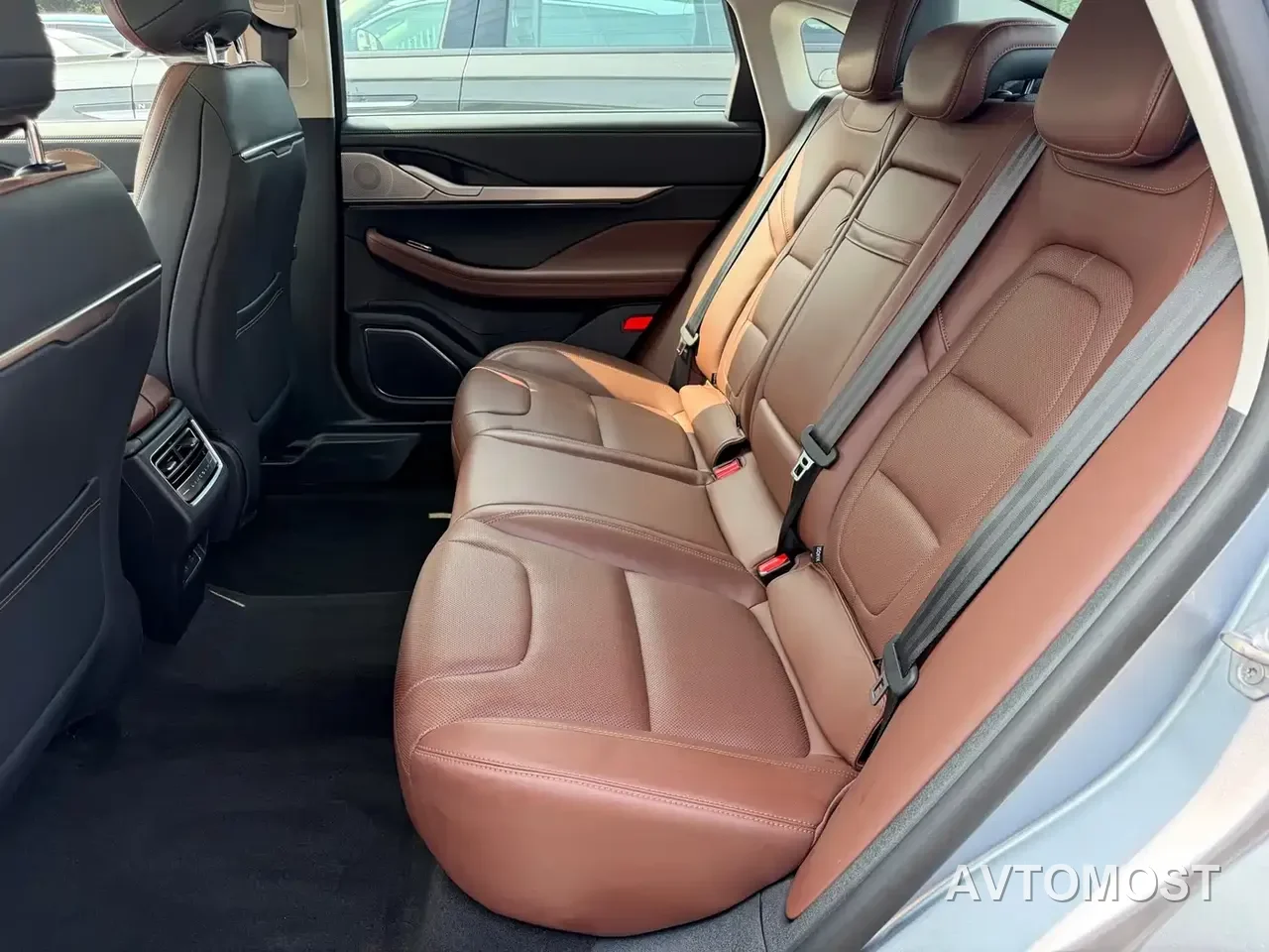 Lincoln Z 2024 2.0T 2WD Premium Hybrid Edition — фото 7