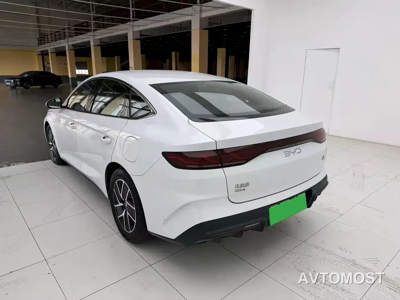 BYD Qin L 2024 DM-i 80KM Leading Edition — фото 8