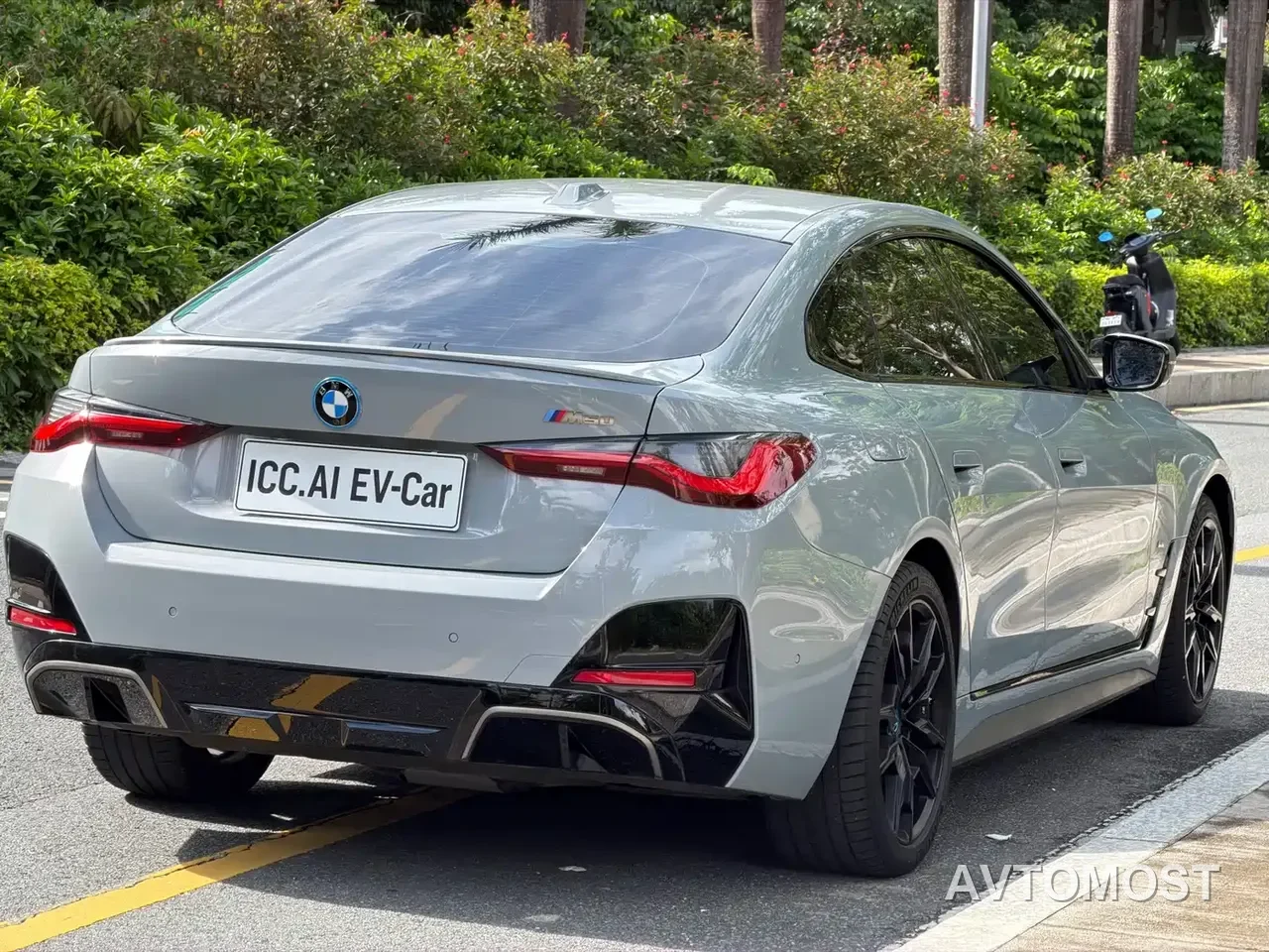 BMW i4 M50 2023 M50 — фото 10
