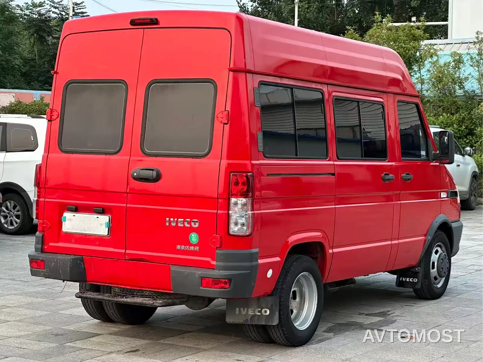 Iveco Daily 2023 Model 2.5T A35M1 Short Wheelbase Medium Roof Dual Tires Sliding Door 5-9 Seats — фото 6