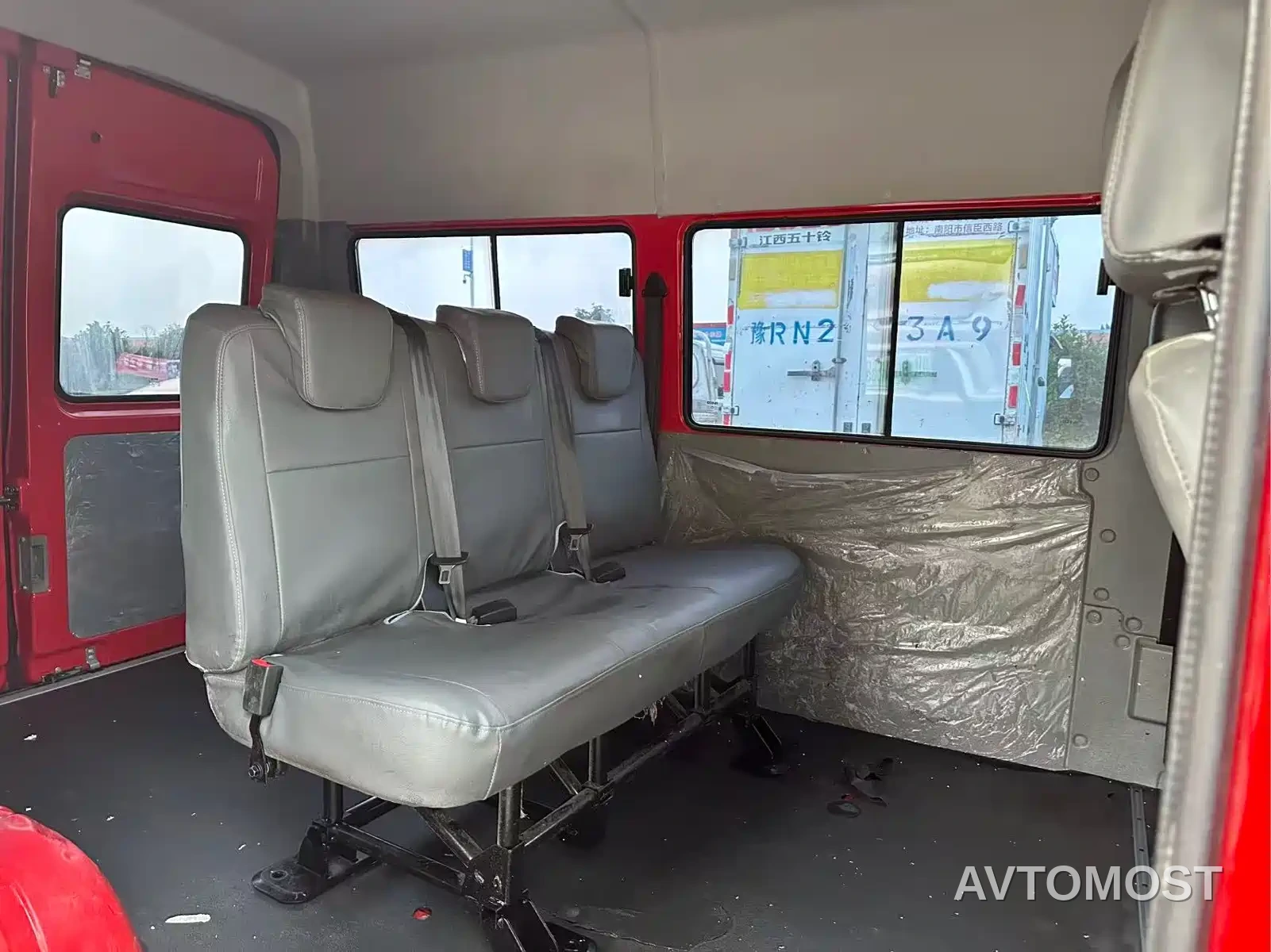 Iveco Daily 2023 Model 2.5T A35M1 Short Wheelbase Medium Roof Dual Tires Sliding Door 5-9 Seats — фото 9