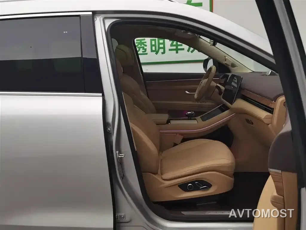 AITO M7 2024 1.5T AWD Plus 5-Seater — фото 23