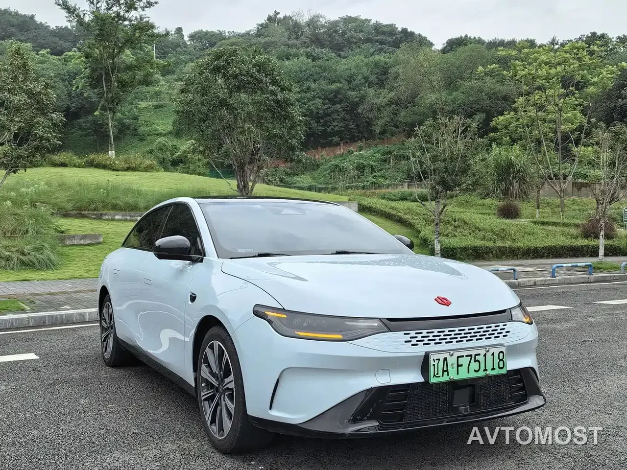 Leapmotor C01 2023 Model Range Extender 216 Comfort Edition — фото 3