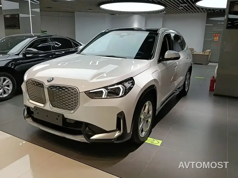 BMW iX1 2023 eDrive25L X Design Package