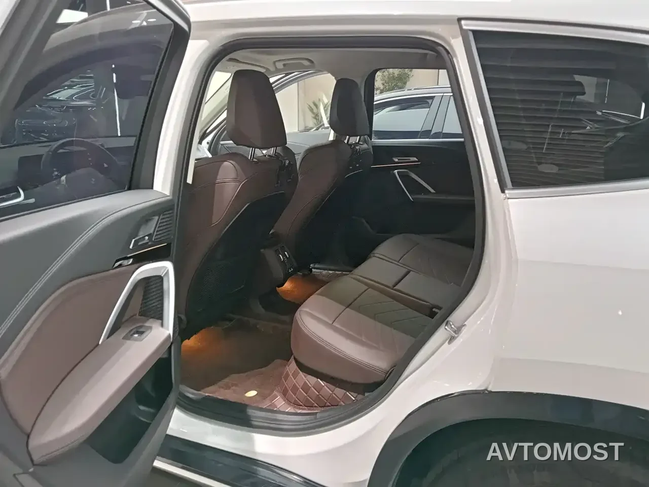 BMW iX1 2023 eDrive25L X Design Package — фото 2