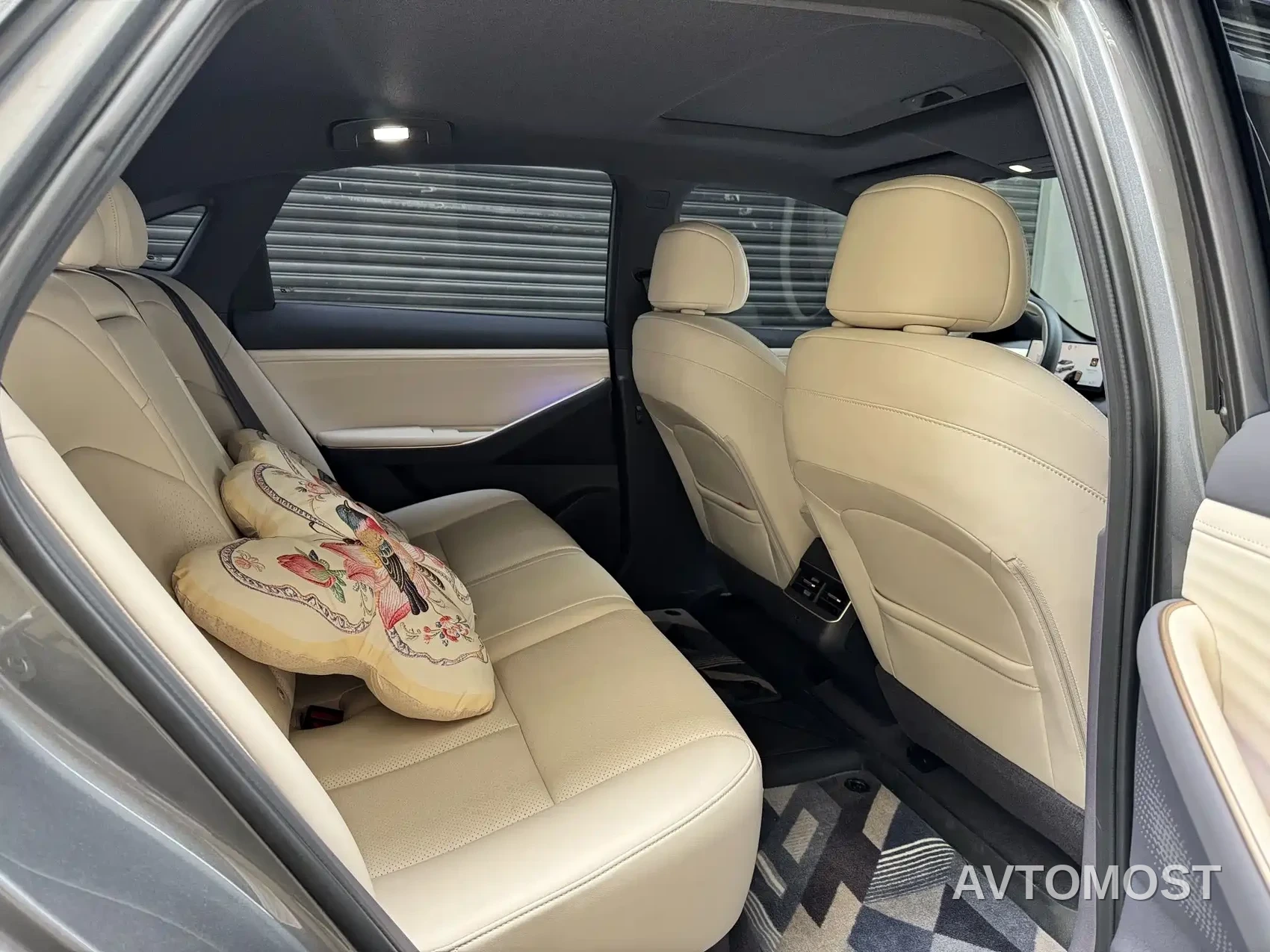 Nissan N6 2025 Low Configuration — фото 18