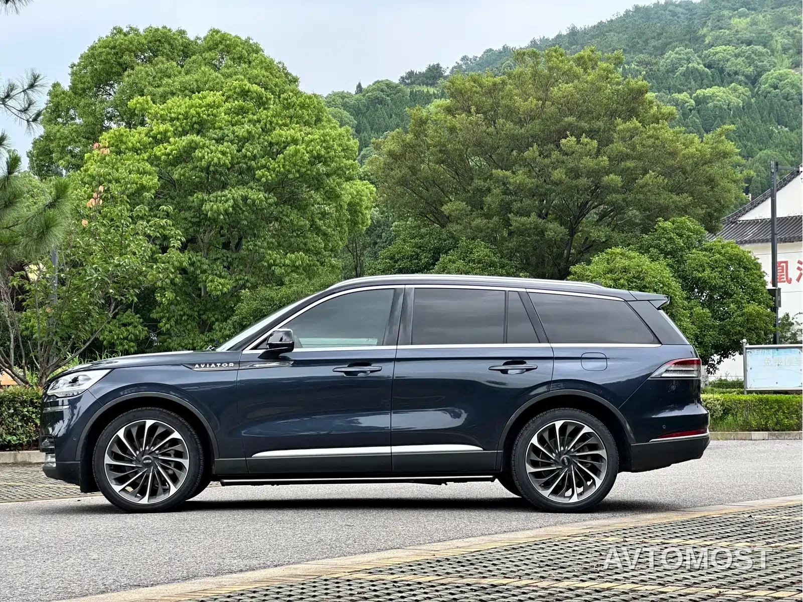 Lincoln Aviator 2021 3.0T V6 4WD Executive Edition — фото 9