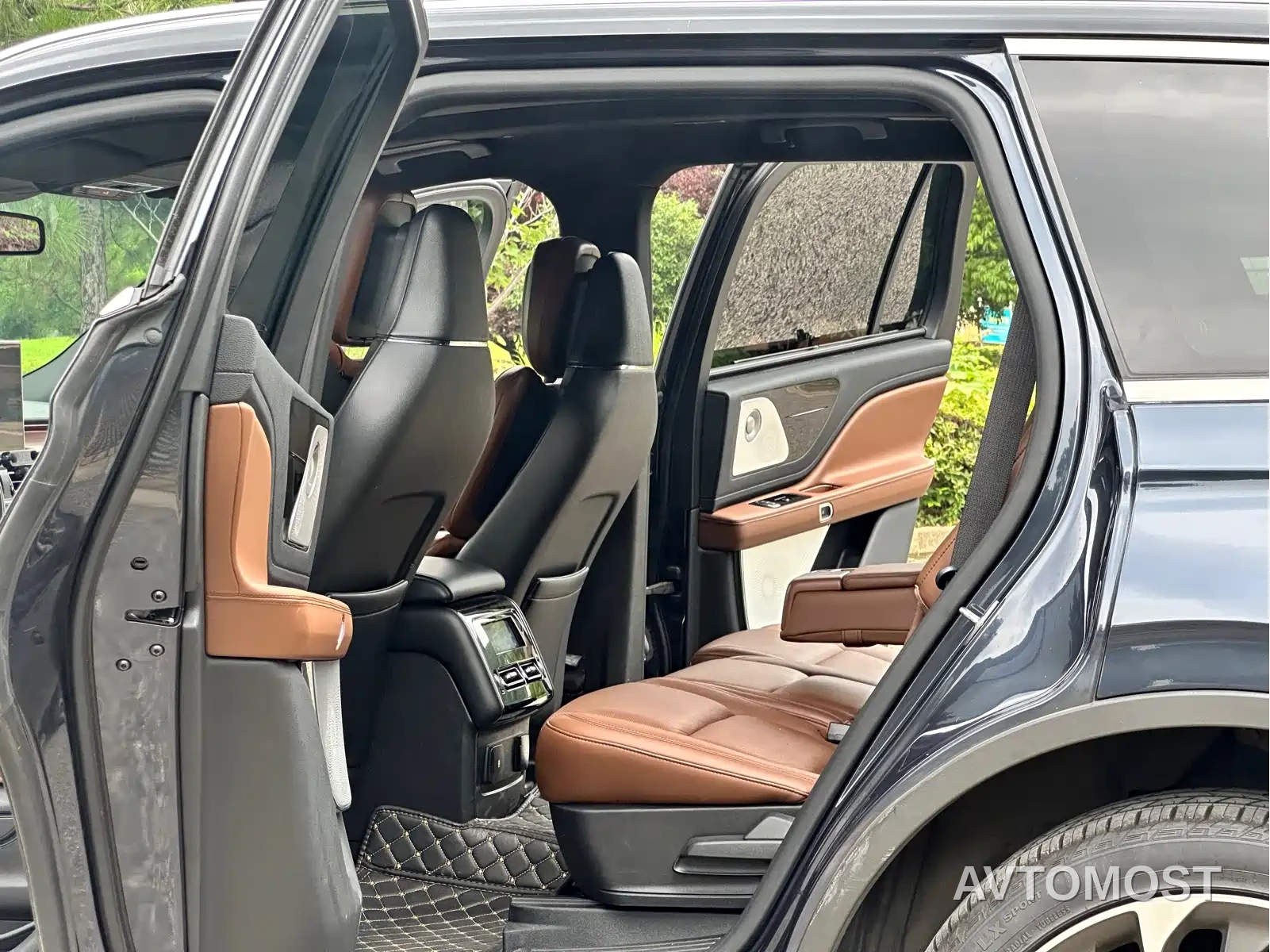 Lincoln Aviator 2021 3.0T V6 4WD Executive Edition — фото 12