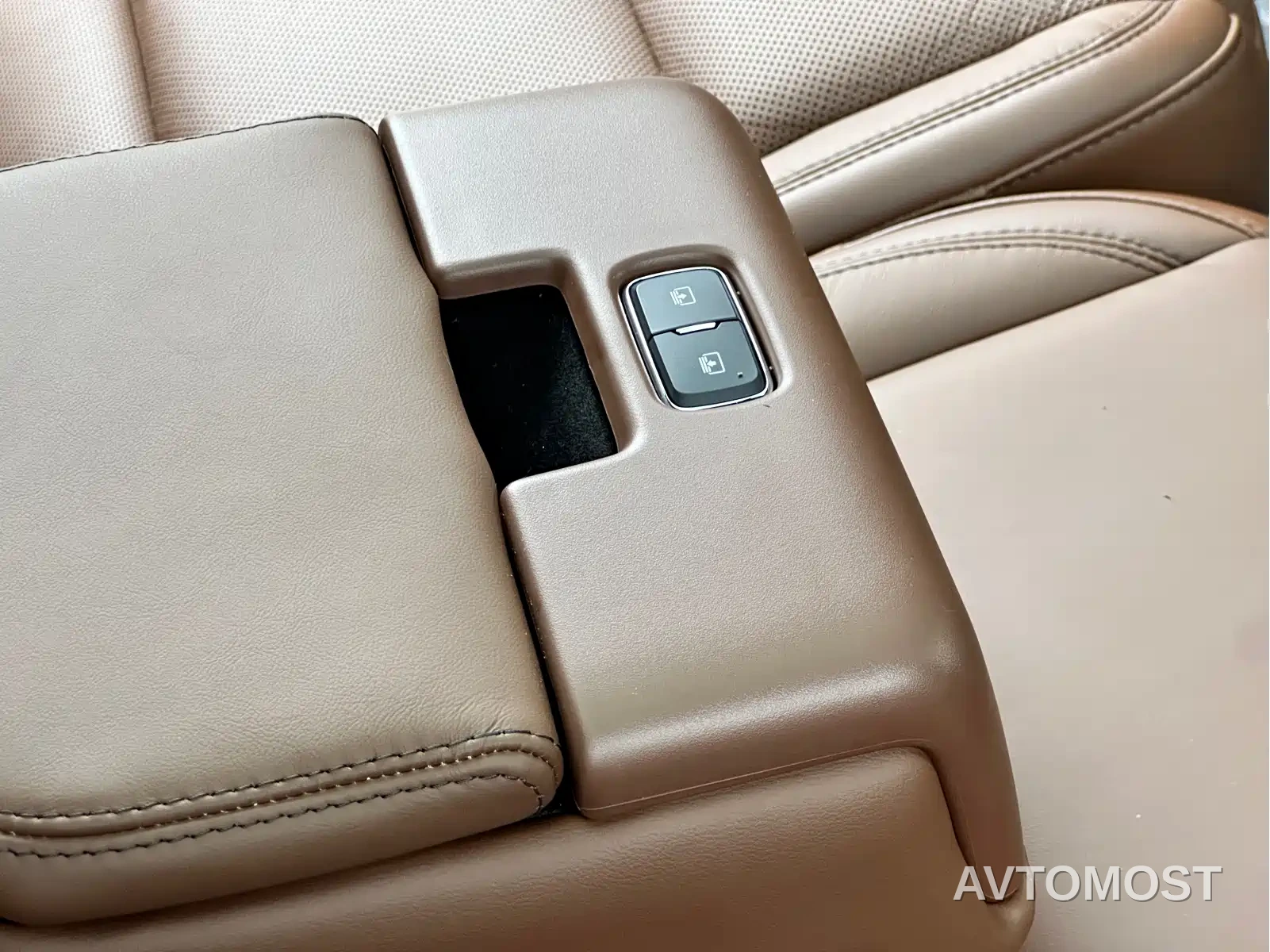 Lincoln Aviator 2021 3.0T V6 4WD Executive Edition — фото 17