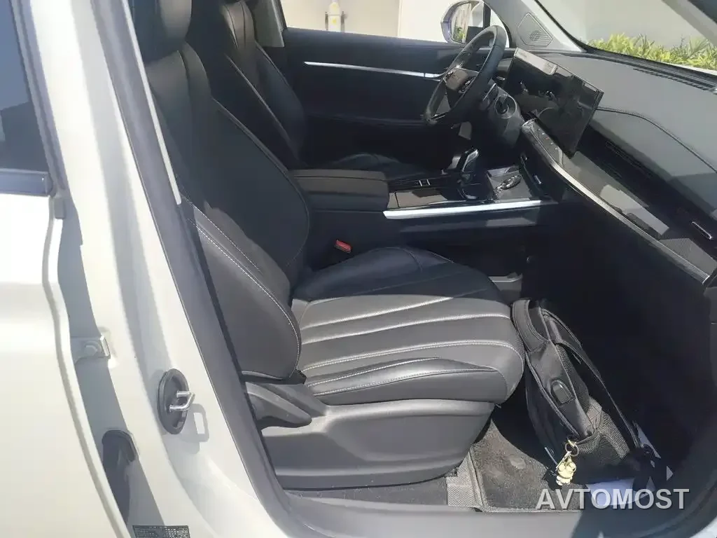 Roewe RX5 eMAX 2022 1.5T PHEV Fearless Premium Edition — фото 20