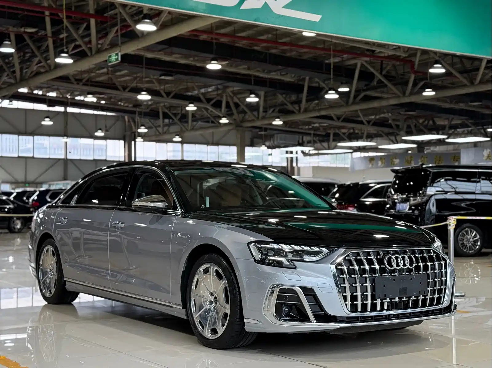Audi A8 2022 A8L Horch Founder Edition Two-Tone Collector — фото 3